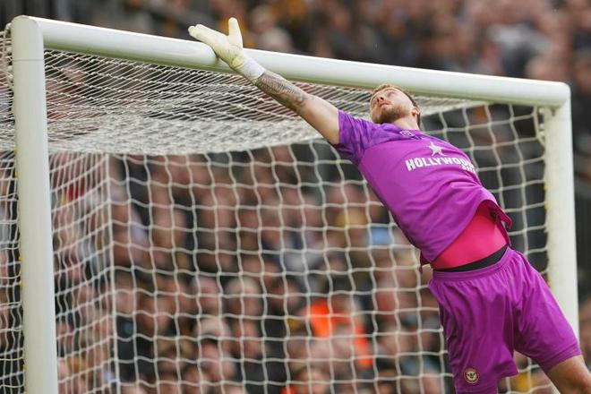 羅馬諾：勒沃庫森引弗萊肯，接近尾聲，無個人條款障礙。