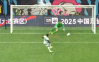 國安英博點(diǎn)球戰(zhàn)：黃子豪撲兩球，侯森關(guān)鍵撲救。