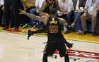 NBA笑點(diǎn)：JR戲弄詹姆斯，科比越位未判