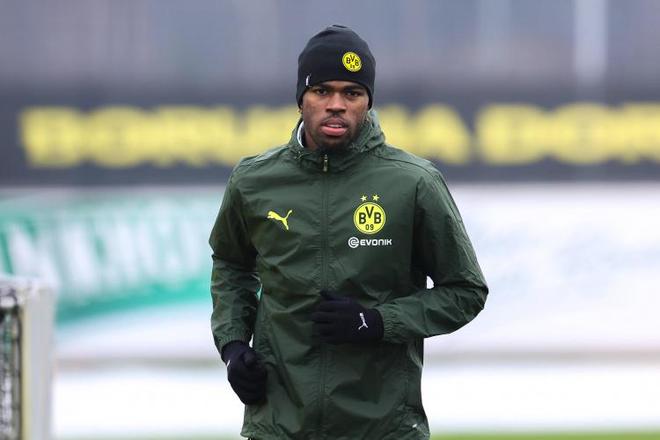 羅馬諾：楚克烏梅卡已達(dá)多特蒙德，周一體檢。