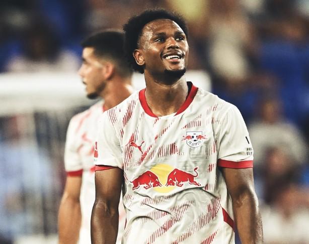 尤文新援奧蓬達(dá)告別萊比錫，感謝支持，一切順利。